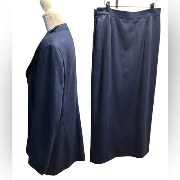 Gianfranco Ebeyer Elegant Blue Blazer and Skirt Set size 12 - Picture 5 of 11